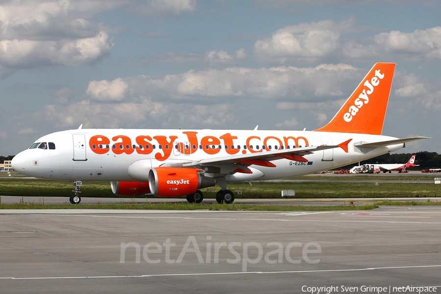 easyJet Airbus A319-111 (G-EZBC) | Photo 35964