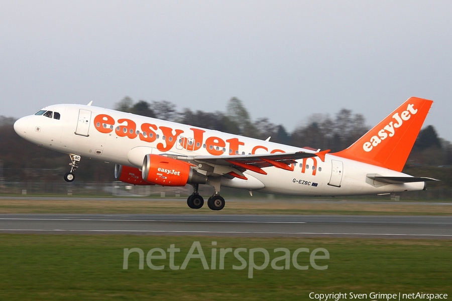 easyJet Airbus A319-111 (G-EZBC) | Photo 44243