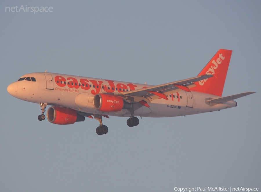 easyJet Airbus A319-111 (G-EZBE) | Photo 35685