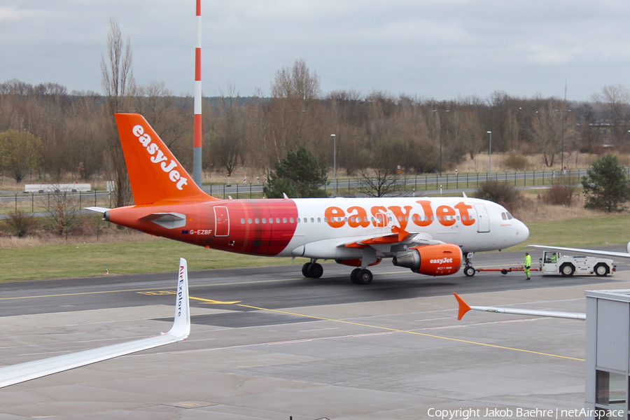 easyJet Airbus A319-111 (G-EZBF) | Photo 138824