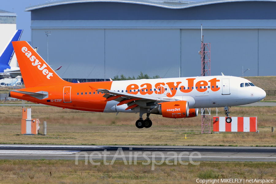 easyJet Airbus A319-111 (G-EZBF) | Photo 274688