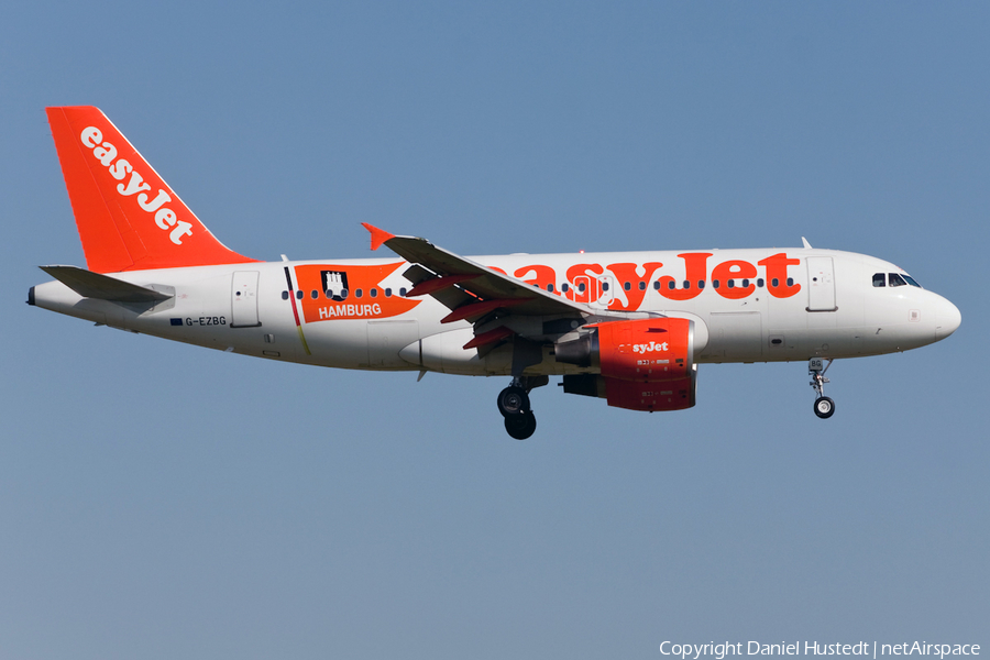 easyJet Airbus A319-111 (G-EZBG) | Photo 491830
