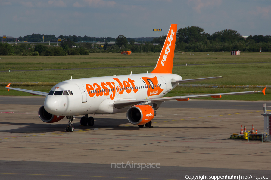 easyJet Airbus A319-111 (G-EZBG) | Photo 48029