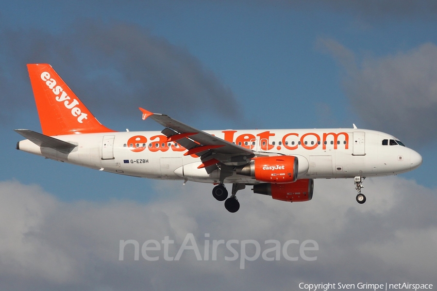 easyJet Airbus A319-111 (G-EZBH) | Photo 224697