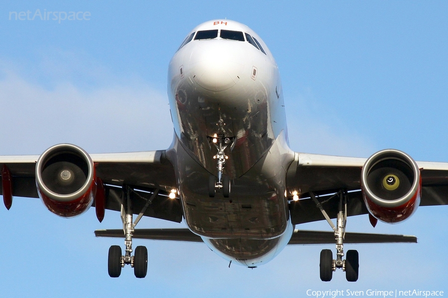 easyJet Airbus A319-111 (G-EZBH) | Photo 98812