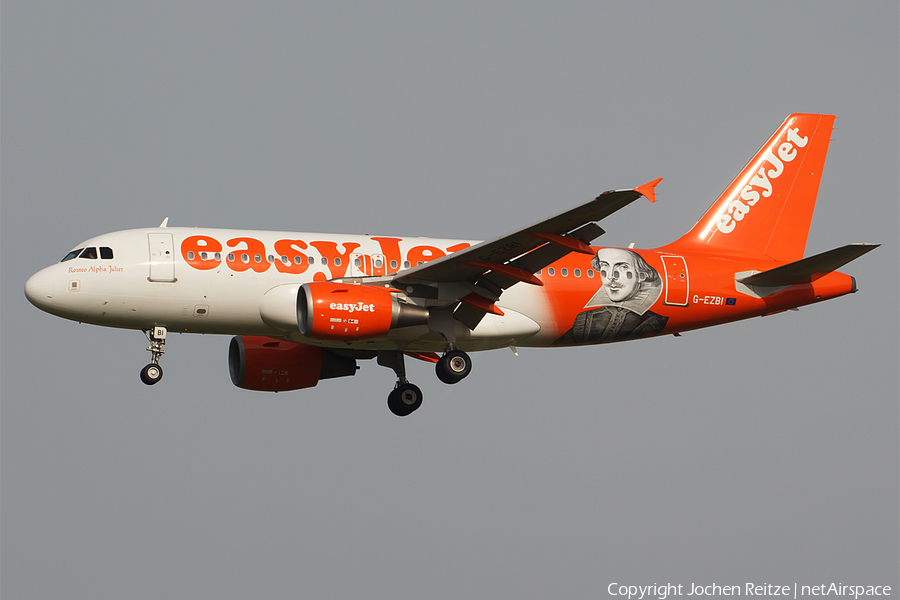 easyJet Airbus A319-111 (G-EZBI) | Photo 53642