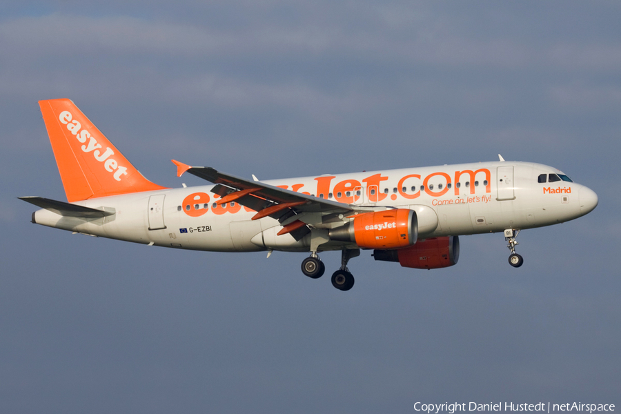 easyJet Airbus A319-111 (G-EZBI) | Photo 542922