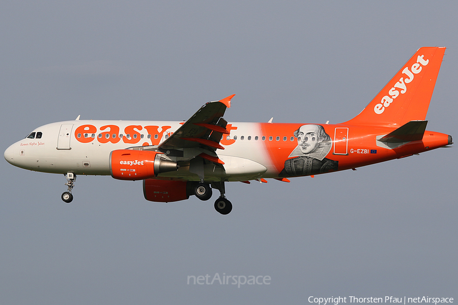 easyJet Airbus A319-111 (G-EZBI) | Photo 61027