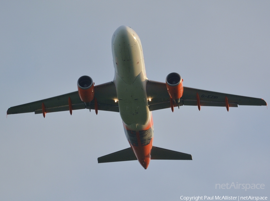easyJet Airbus A319-111 (G-EZBI) | Photo 52268