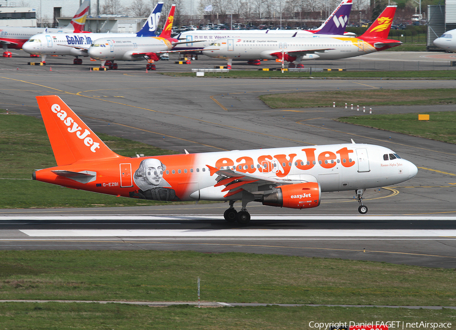 easyJet Airbus A319-111 (G-EZBI) | Photo 240465