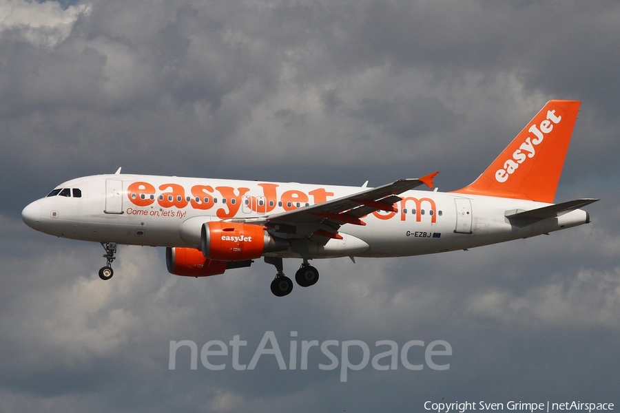 easyJet Airbus A319-111 (G-EZBJ) | Photo 28860