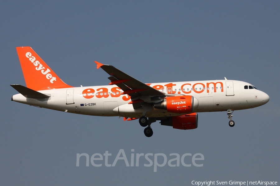 easyJet Airbus A319-111 (G-EZBK) | Photo 56833