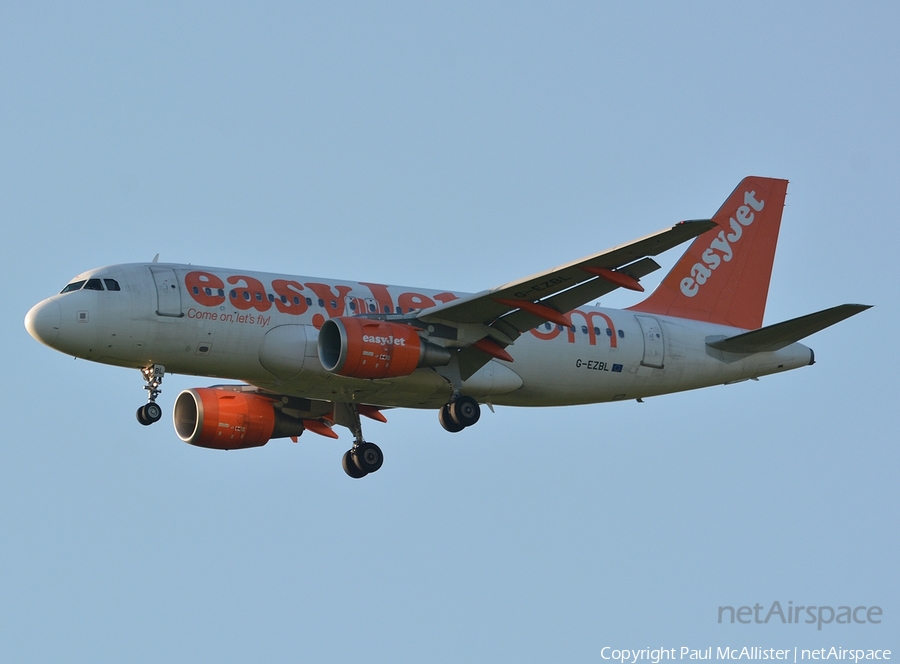 easyJet Airbus A319-111 (G-EZBL) | Photo 49069