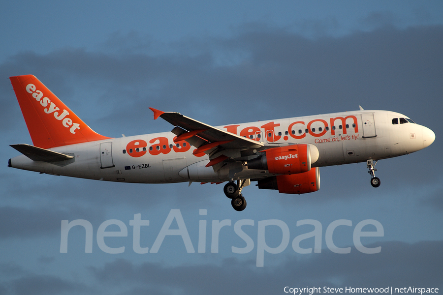 easyJet Airbus A319-111 (G-EZBL) | Photo 62337