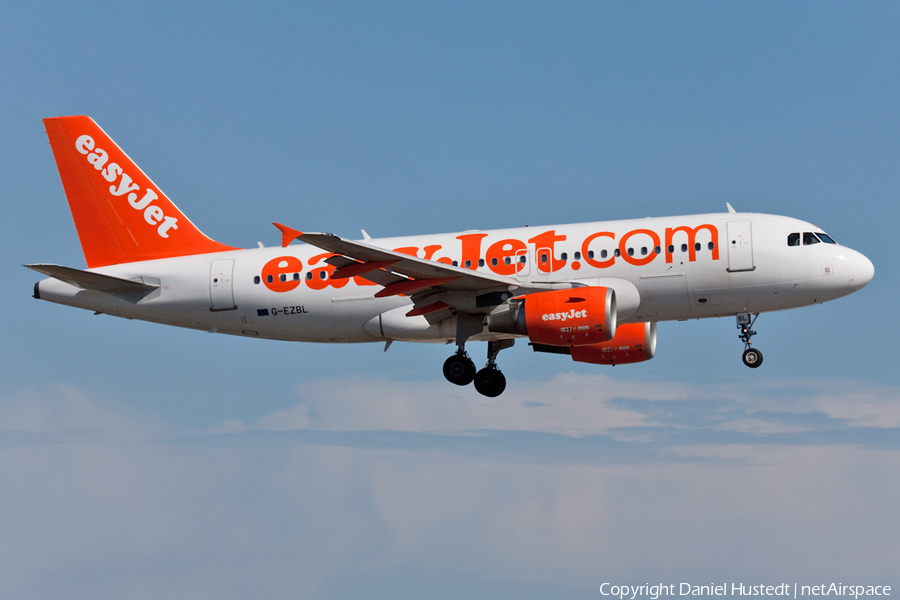 easyJet Airbus A319-111 (G-EZBL) | Photo 502839