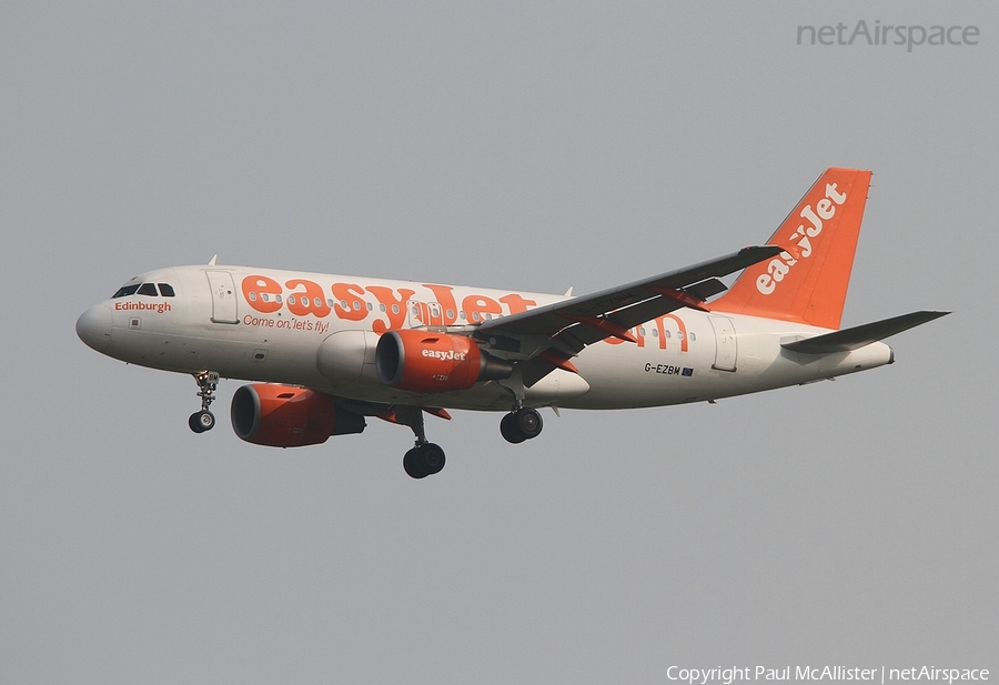 easyJet Airbus A319-111 (G-EZBM) | Photo 30106