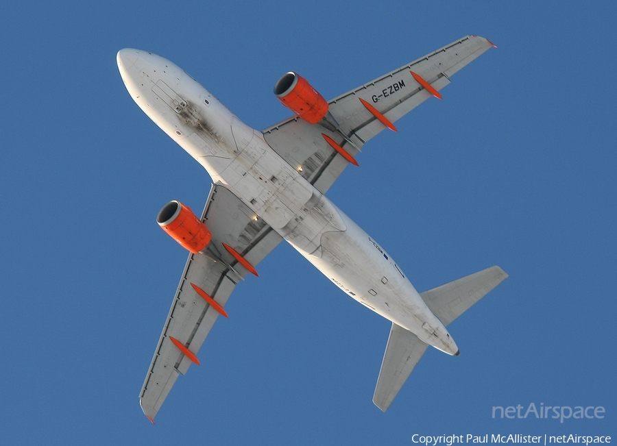easyJet Airbus A319-111 (G-EZBM) | Photo 35687