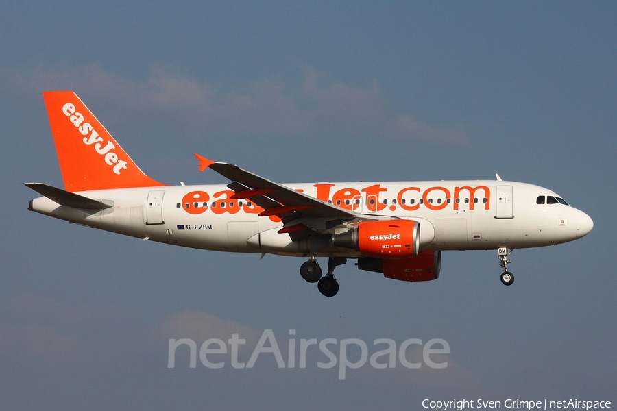 easyJet Airbus A319-111 (G-EZBM) | Photo 101878
