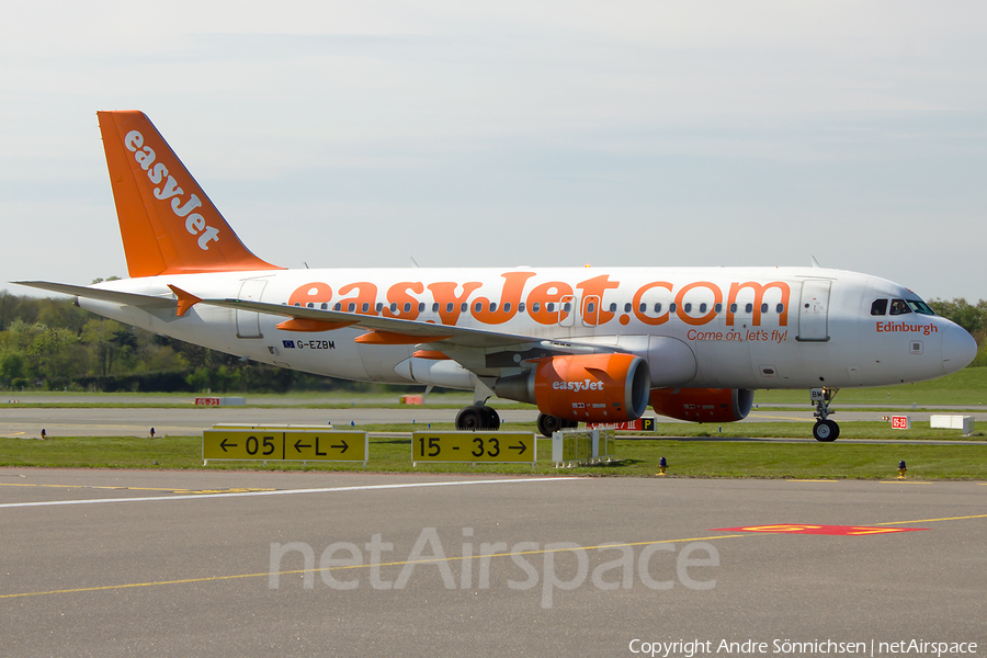 easyJet Airbus A319-111 (G-EZBM) | Photo 45475