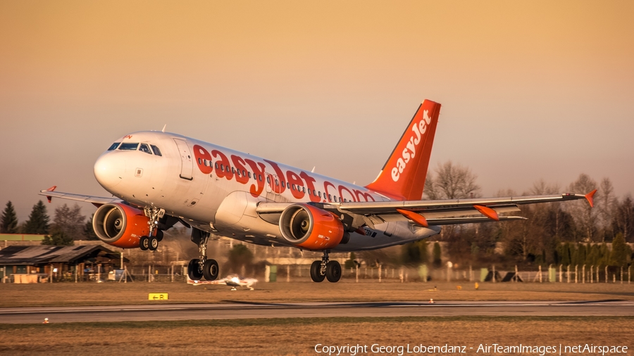 easyJet Airbus A319-111 (G-EZBN) | Photo 137272