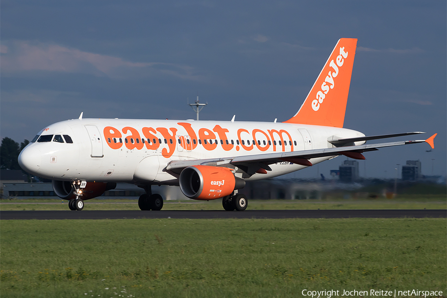 easyJet Airbus A319-111 (G-EZBR) | Photo 181003
