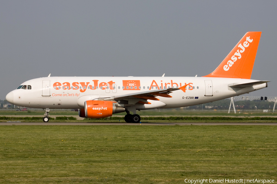 easyJet Airbus A319-111 (G-EZBR) | Photo 544156