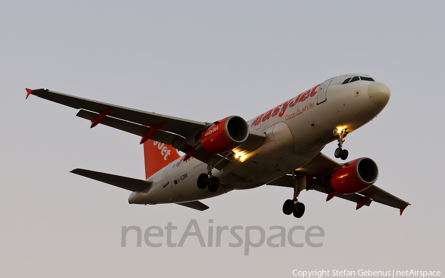 easyJet Airbus A319-111 (G-EZBR) | Photo 2946