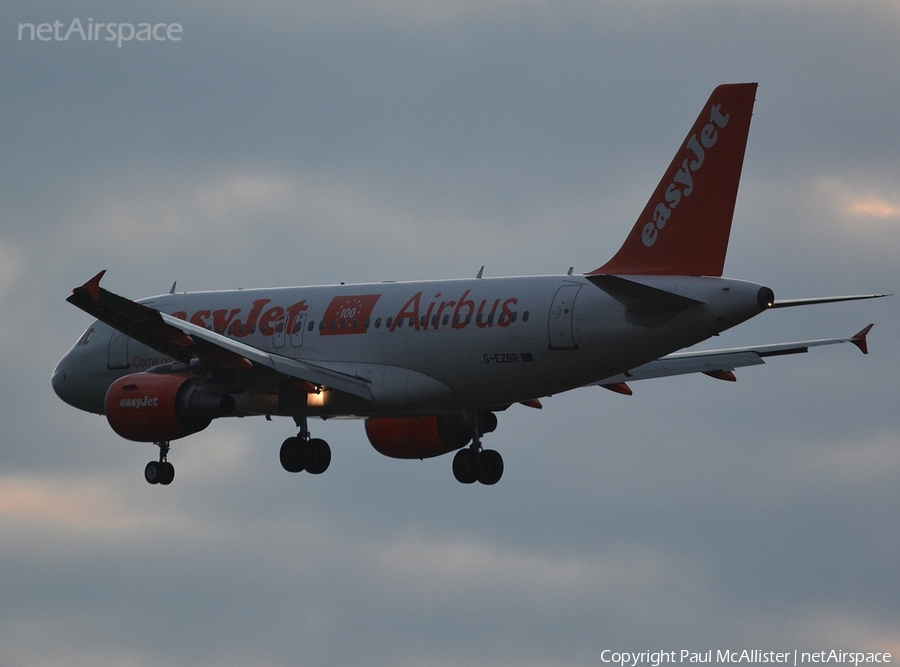 easyJet Airbus A319-111 (G-EZBR) | Photo 40744