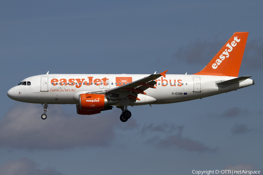 easyJet Airbus A319-111 (G-EZBR) | Photo 409096
