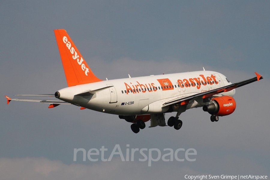 easyJet Airbus A319-111 (G-EZBR) | Photo 23104