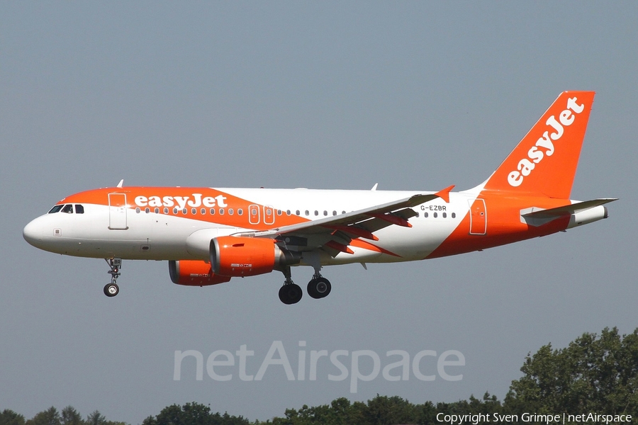 easyJet Airbus A319-111 (G-EZBR) | Photo 333833