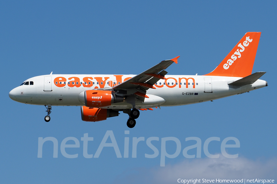 easyJet Airbus A319-111 (G-EZBR) | Photo 174569