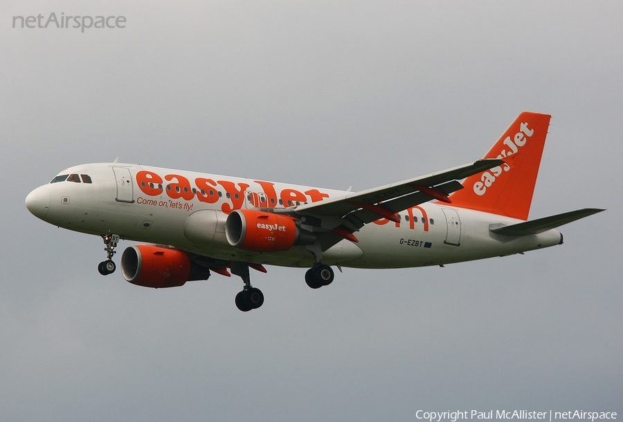 easyJet Airbus A319-111 (G-EZBT) | Photo 5289