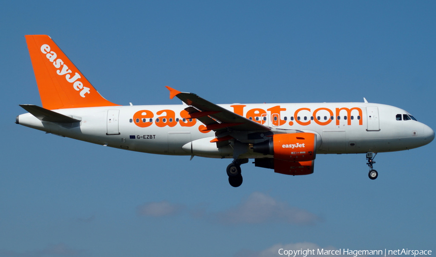 easyJet Airbus A319-111 (G-EZBT) | Photo 121713