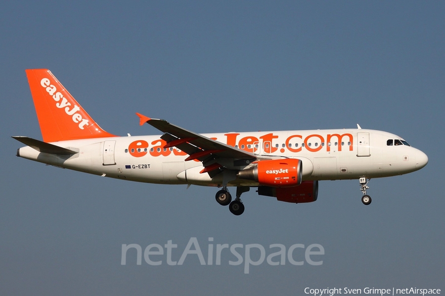 easyJet Airbus A319-111 (G-EZBT) | Photo 122864
