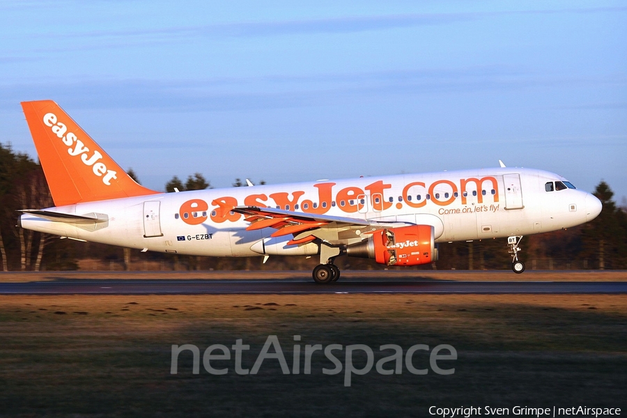 easyJet Airbus A319-111 (G-EZBT) | Photo 38561