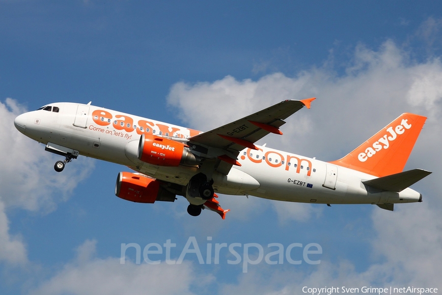 easyJet Airbus A319-111 (G-EZBT) | Photo 48065