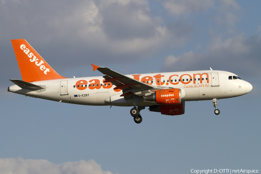 easyJet Airbus A319-111 (G-EZBT) | Photo 437338