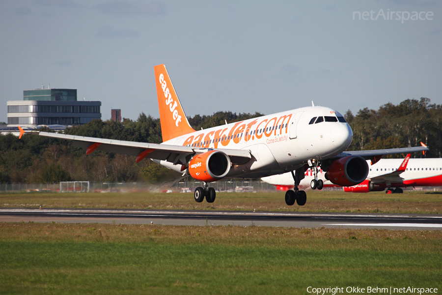 easyJet Airbus A319-111 (G-EZBU) | Photo 42273