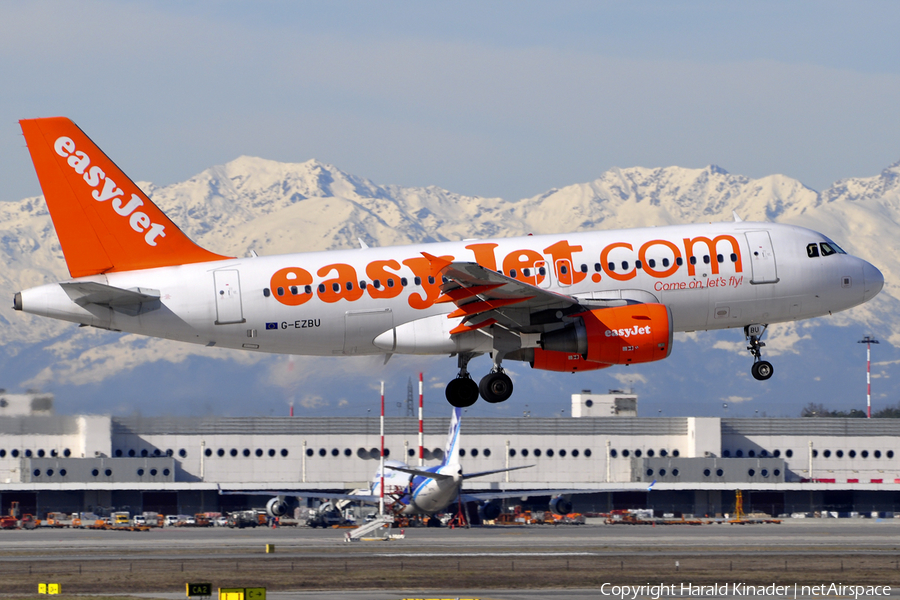 easyJet Airbus A319-111 (G-EZBU) | Photo 308681