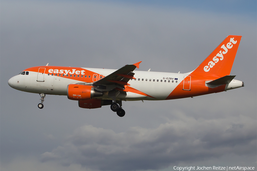 easyJet Airbus A319-111 (G-EZBV) | Photo 149444