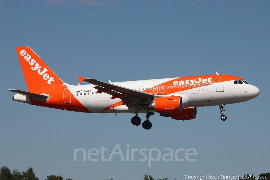 easyJet Airbus A319-111 (G-EZBV) | Photo 79600