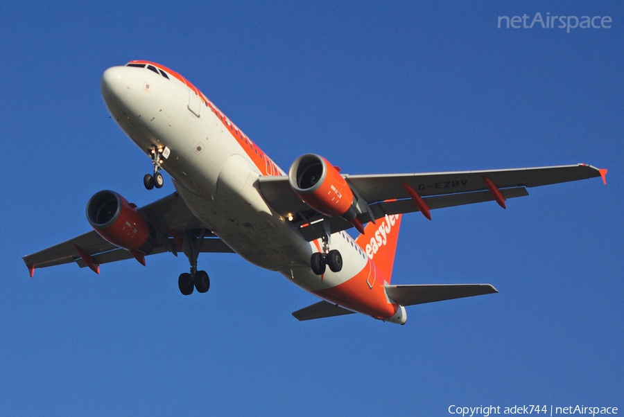 easyJet Airbus A319-111 (G-EZBV) | Photo 398327