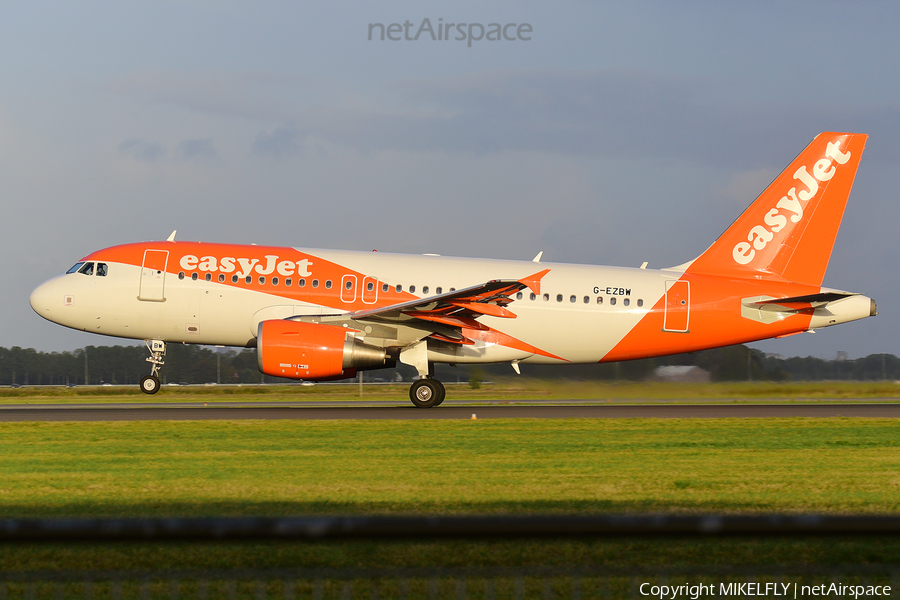 easyJet Airbus A319-111 (G-EZBW) | Photo 548514