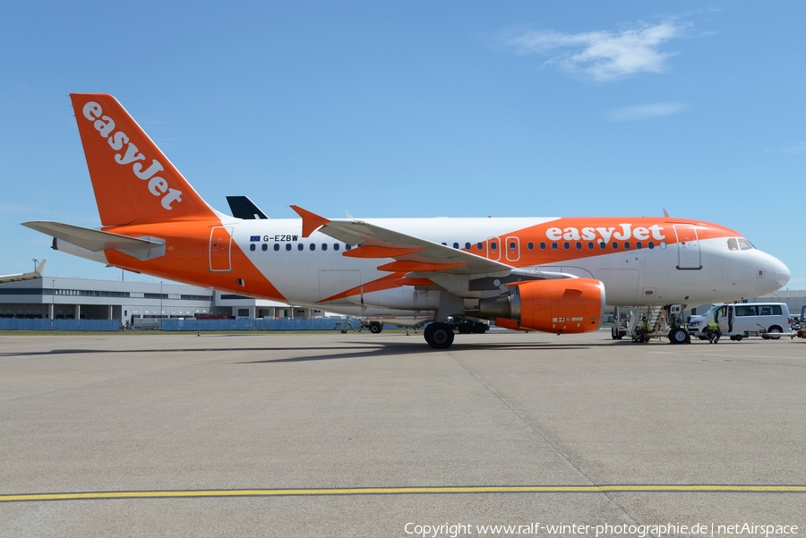 easyJet Airbus A319-111 (G-EZBW) | Photo 422314