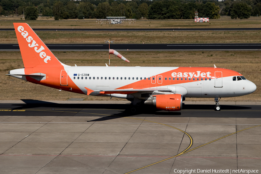 easyJet Airbus A319-111 (G-EZBW) | Photo 425294