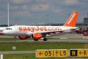 easyJet Airbus A319-111 (G-EZBX) at  Hamburg - Fuhlsbuettel (Helmut Schmidt), Germany