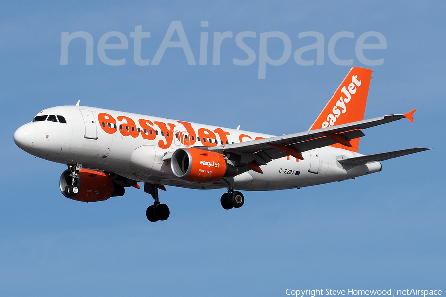 easyJet Airbus A319-111 (G-EZBX) | Photo 153691