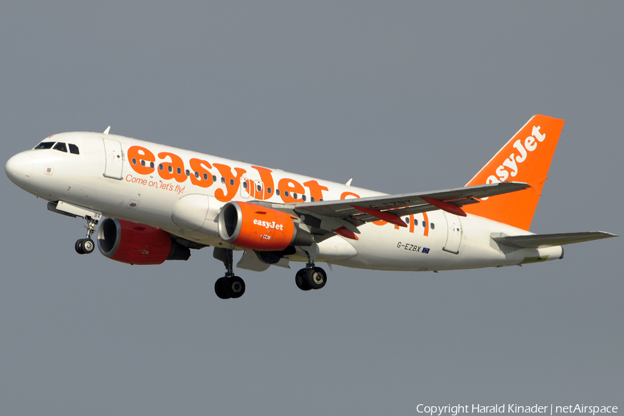 easyJet Airbus A319-111 (G-EZBX) | Photo 312023