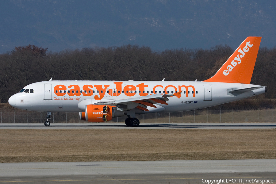 easyJet Airbus A319-111 (G-EZBY) | Photo 272203